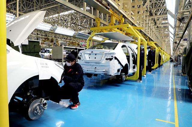 河南速达SA01BC纯电动轿车获欧盟认证 中国新能源汽车挺进欧洲市场